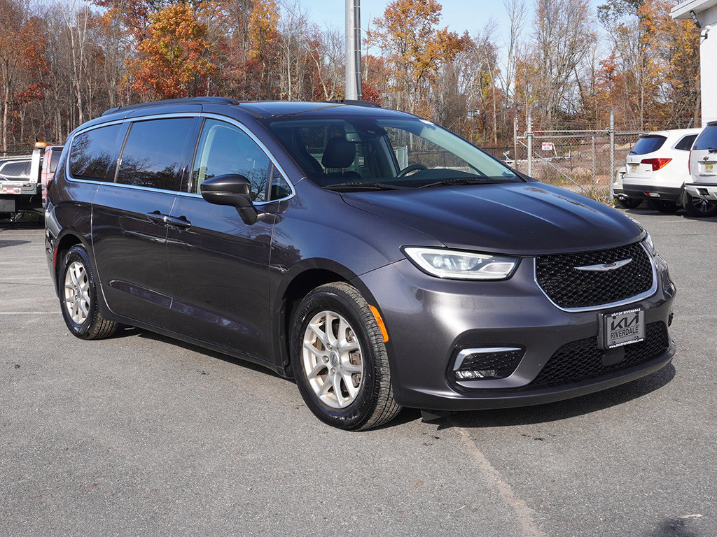 Used 2022 Chrysler Pacifica Touring-L FWD image 51