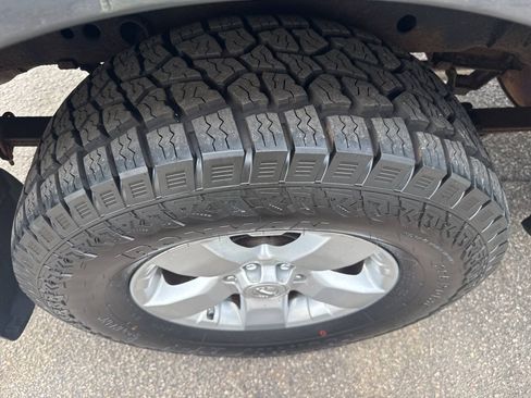 Used 2011 Nissan Frontier SV AWD/4WD image 20