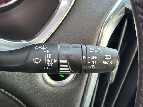 Used 2022 Chevrolet Traverse High Country image 25