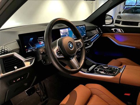 Used 2025 BMW X5 xDrive50e w/ M Sport Package image 7