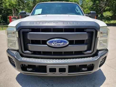Used 2015 Ford F250 XL w/ Power Equipment Group RWD image 2