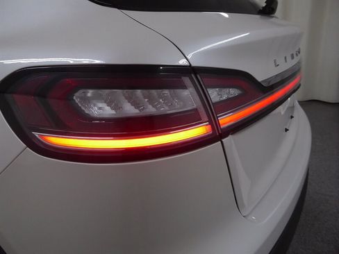 Used 2019 Lincoln Nautilus FWD image 34