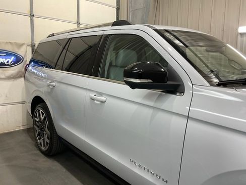 Used 2025 Ford Expedition Platinum w/ Platinum Ultimate Package image 4