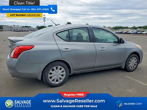 Used 2014 Nissan Versa SV FWD image 4