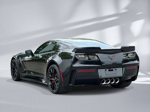 Used 2018 Chevrolet Corvette Z06 RWD image 3