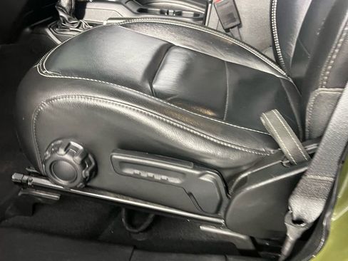 Used 2022 Jeep Wrangler Unlimited Sahara w/ Cold Weather Group image 23