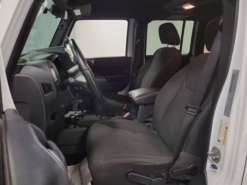 Used 2018 Jeep Wrangler Unlimited Sport w/ Connectivity Group image 13