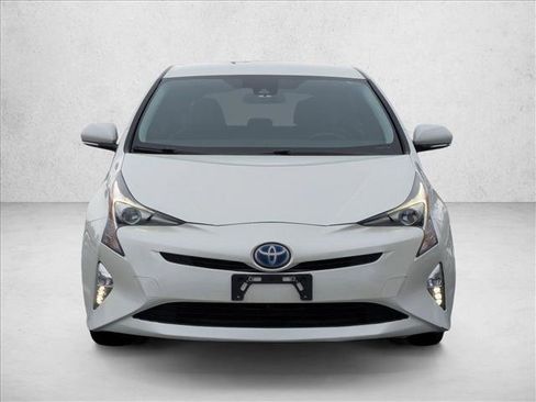 Used 2016 Toyota Prius Three Touring image 2