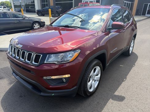Used 2021 Jeep Compass Latitude AWD/4WD image 2