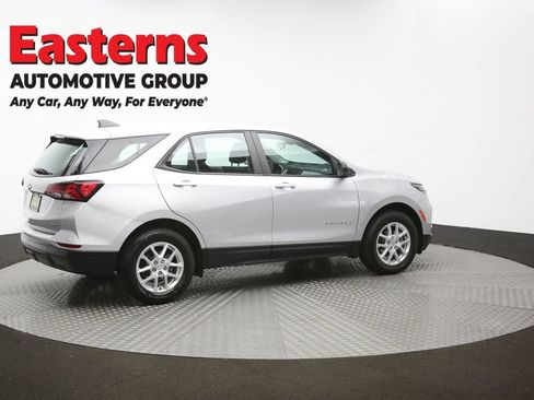 Used 2022 Chevrolet Equinox LS image 43