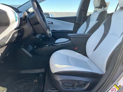 Certified 2020 Toyota Prius XLE image 9