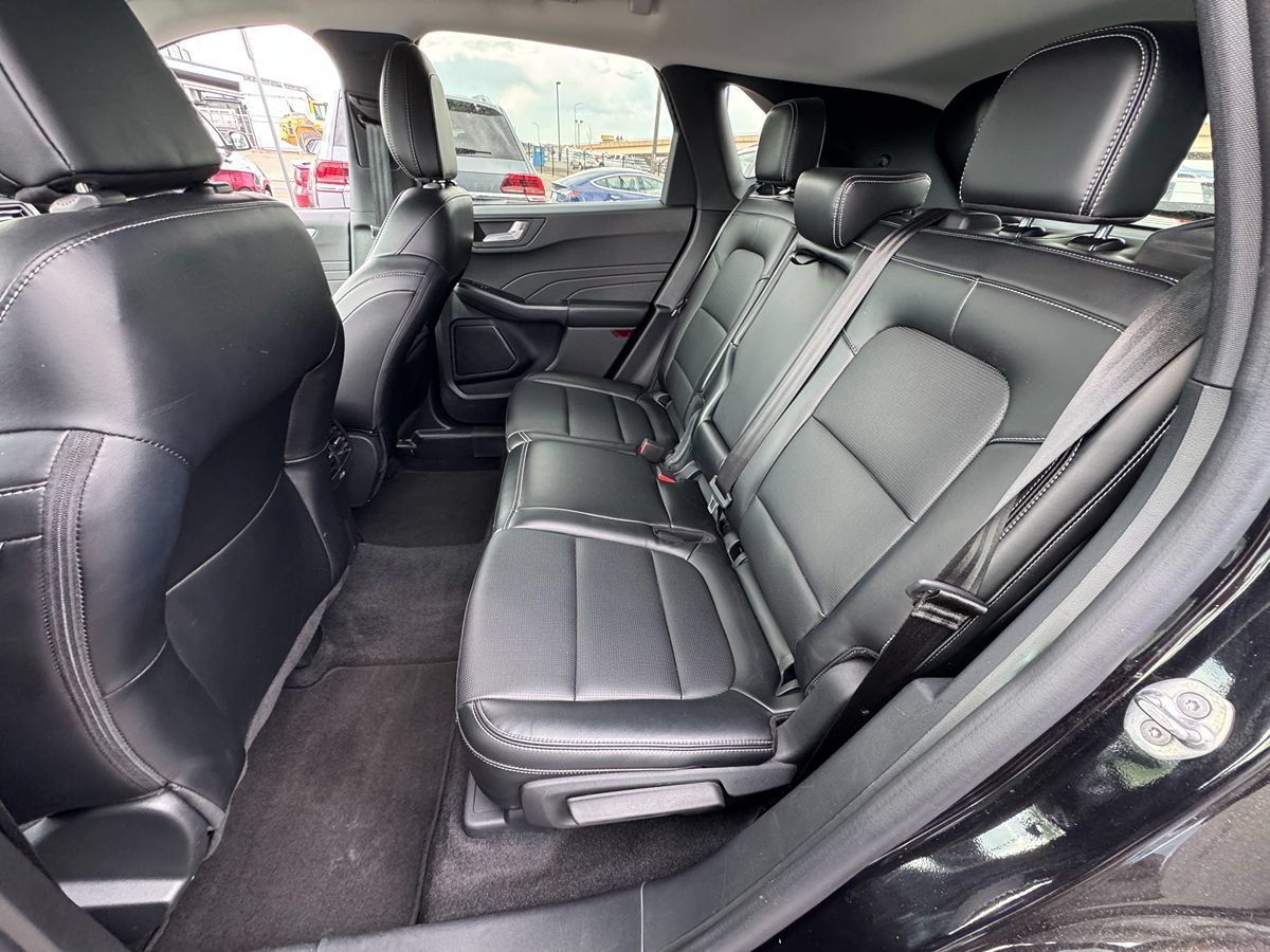 Used 2025 Ford Escape Platinum AWD/4WD image 33