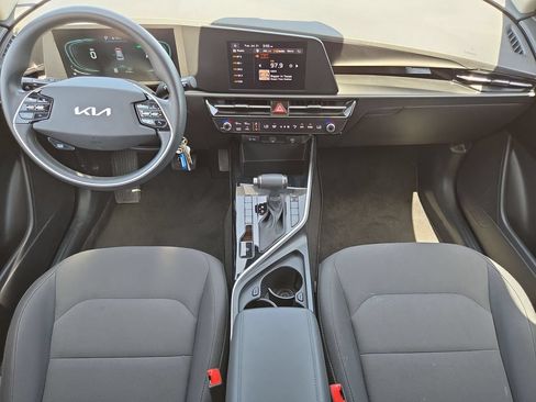 Used 2025 Kia Niro LX FWD image 25