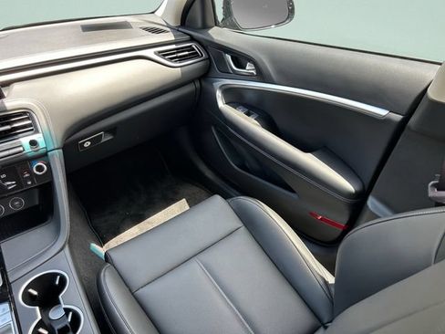 Used 2026 Genesis G70 2.5T RWD image 18
