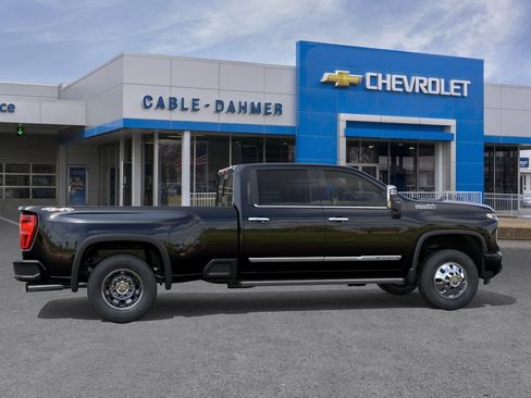 New 2026 Chevrolet Silverado 3500 High Country w/ High Country Premium Package AWD/4WD image 5