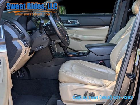 Used 2016 Ford Explorer Limited w/ Equipment Group 301A FWD image 10