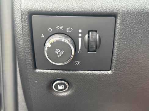 Used 2016 Jeep Grand Cherokee Limited AWD/4WD image 13