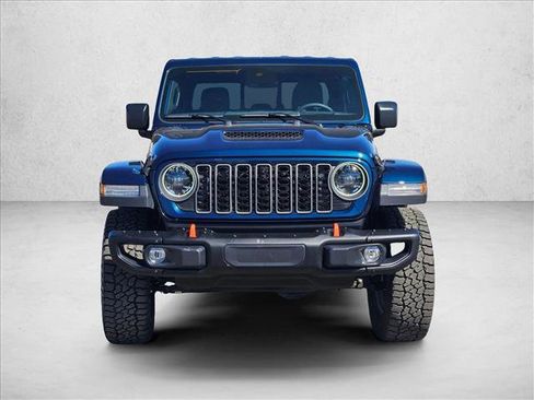 Used 2025 Jeep Gladiator Mojave image 2
