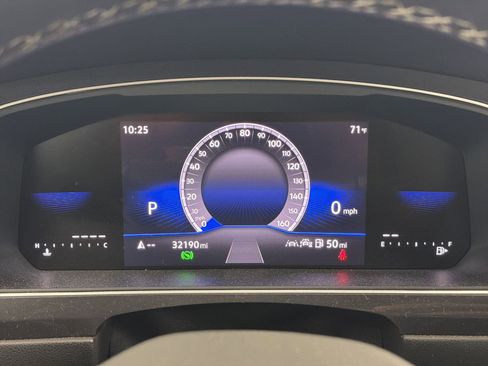 Used 2024 Volkswagen Tiguan SE image 18