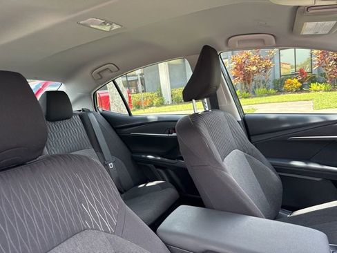 Used 2025 Toyota Camry LE image 12