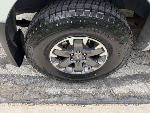 Used 2016 Nissan Frontier PRO-4X AWD/4WD image 22