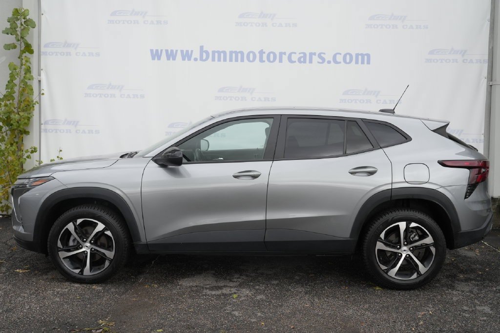 Used 2025 Chevrolet Trax RS w/ Driver Confidence Package FWD image 8