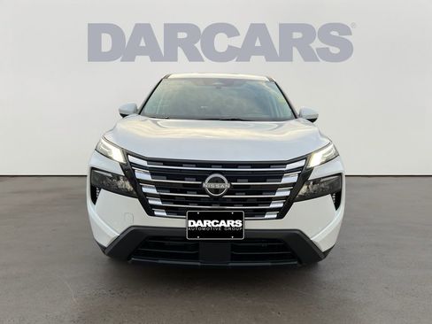 Used 2026 Nissan Rogue SV image 2