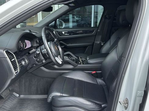 Used 2021 Porsche Cayenne Coupe image 8