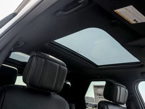 New 2026 Land Rover Discovery Dynamic SE AWD/4WD image 23