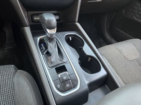 Used 2020 Hyundai Santa Fe SE FWD image 17