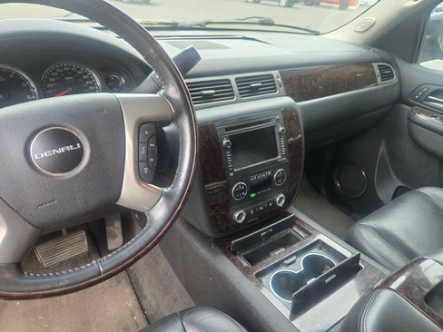 Used 2011 GMC Yukon Denali AWD/4WD image 7