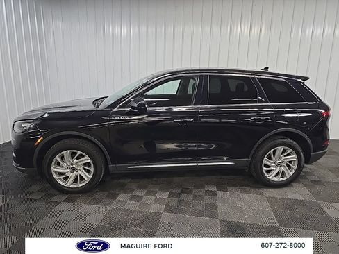 Used 2024 Lincoln Corsair AWD image 6