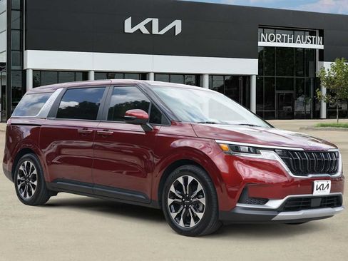 Certified 2023 Kia Carnival EX FWD image 7