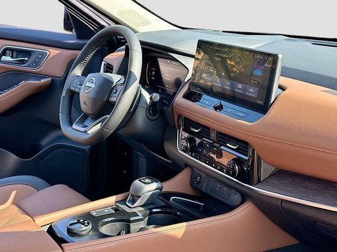 New 2026 Nissan Rogue Platinum w/ Platinum Premium Package image 5