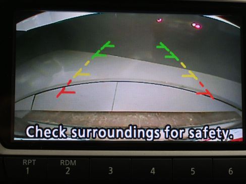 Used 2015 Nissan Juke SV image 17