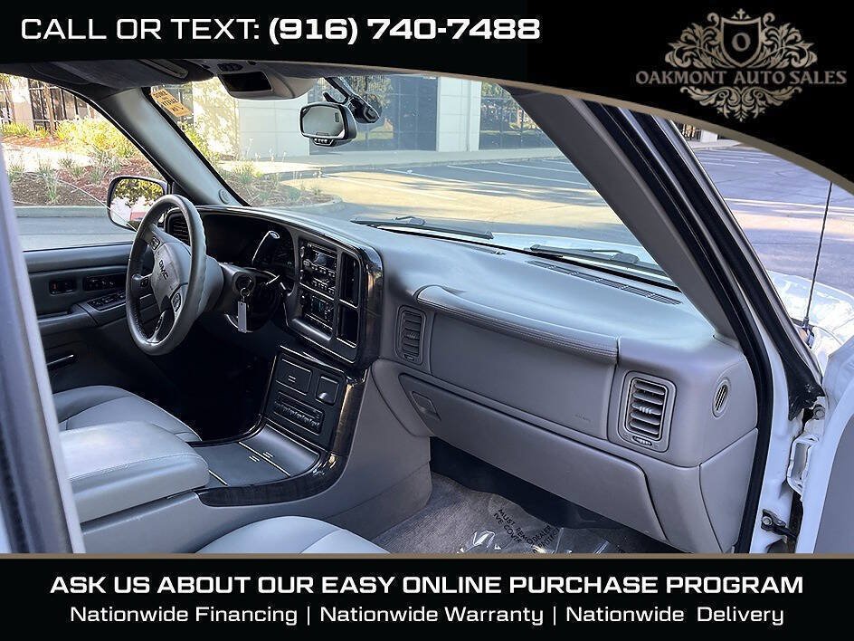 Used 2005 GMC Sierra 1500 Denali w/ Safe And Sound Package AWD/4WD image 18