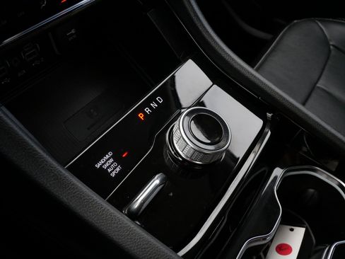 Certified 2023 Jeep Grand Cherokee Limited w/ Luxury Tech Group II image 24