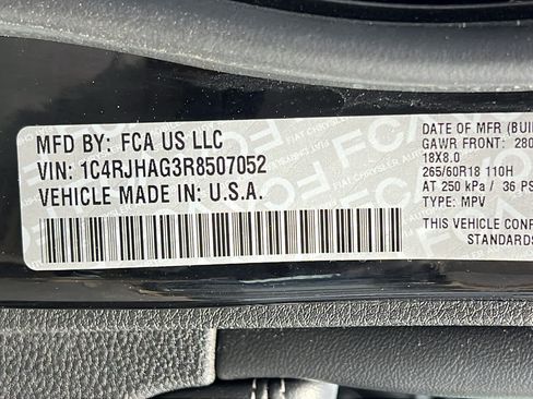 Used 2024 Jeep Grand Cherokee Altitude AWD/4WD image 30