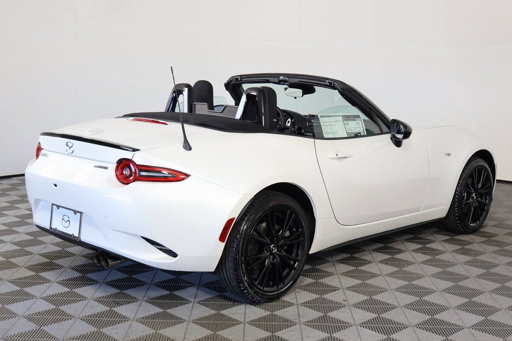 New 2026 MAZDA MX-5 Miata Club w/ Interior Package RWD image 4