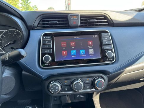 Used 2025 Nissan Versa SV FWD image 17