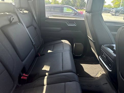 Used 2025 Chevrolet Silverado 2500 High Country w/ Technology Package AWD/4WD image 13