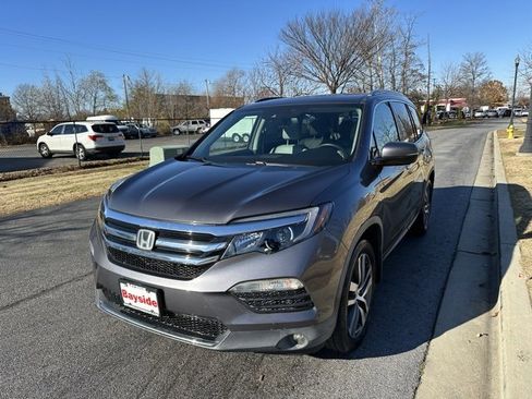 Used 2017 Honda Pilot Touring image 4
