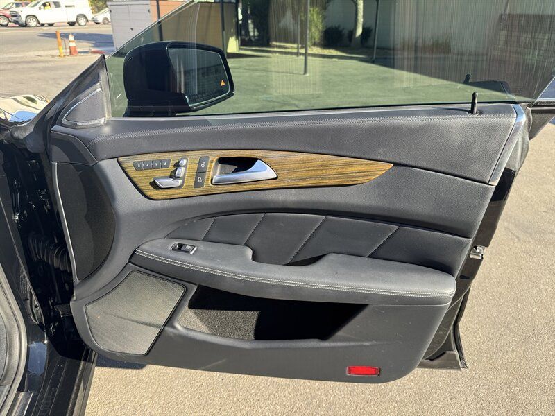 Used 2015 Mercedes-Benz CLS 400 image 42