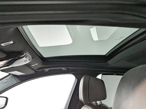 Used 2021 BMW M550i xDrive w/ Dynamic Handling Package image 12