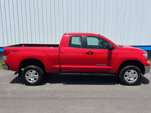 Used 2011 Toyota Tundra 4x4 Double Cab w/ Tow Pkg image 4