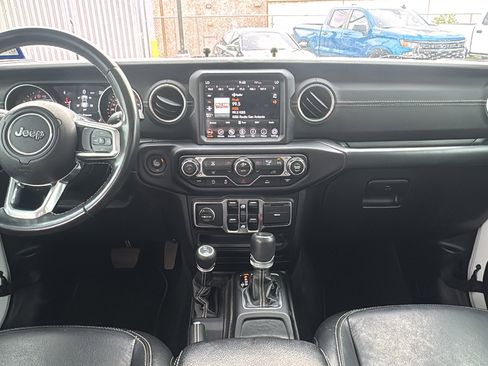 Certified 2020 Jeep Gladiator Overland image 16