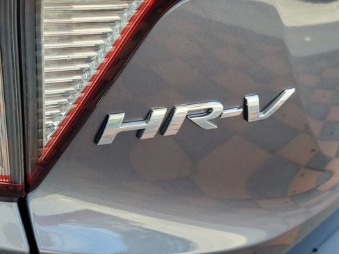 Used 2019 Honda HR-V LX image 8