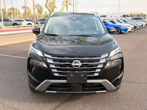 Certified 2026 Nissan Rogue SL FWD image 9