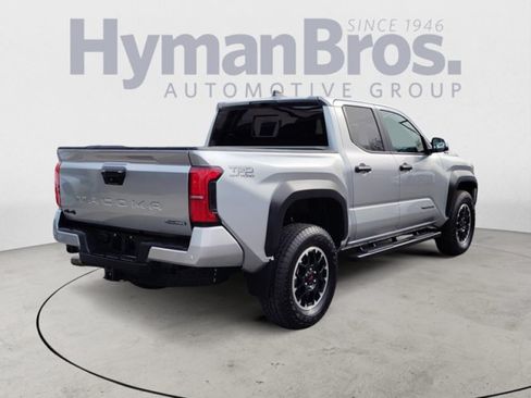 Used 2024 Toyota Tacoma TRD Off-Road AWD/4WD image 3