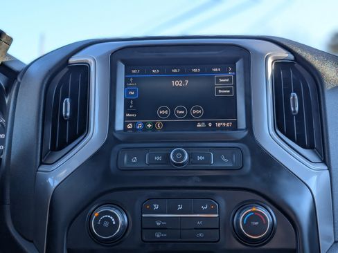 Used 2020 Chevrolet Silverado 1500 Custom Trail Boss w/ Custom Convenience Package image 19